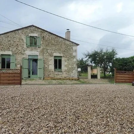 بيت للعطل La Mirabelle Montazeau