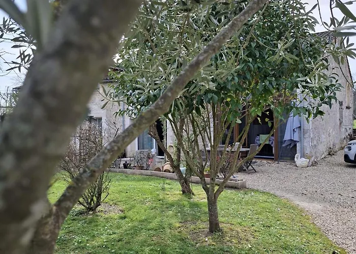 La Mirabelle * Montazeau
